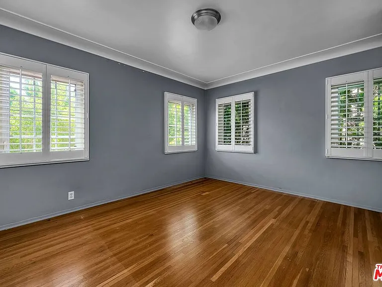 325 El Camino Dr — Photo 17