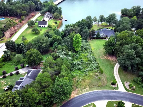 107 Blalock Coves Dr, Chesnee, SC 29323