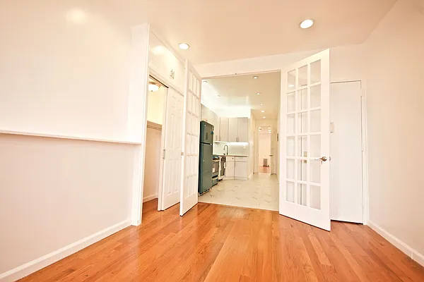 Rented by Nest Seekers International | media 19