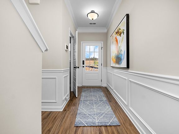 2nd image of 221 Courtside Dr