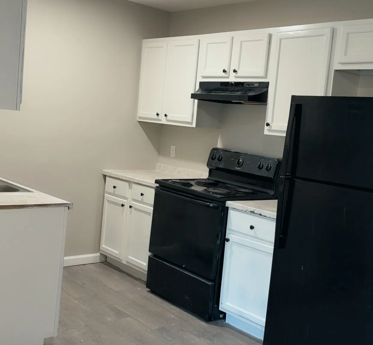 3 bed, 1.5 bath, 800 sqft, $950 — Photo 3
