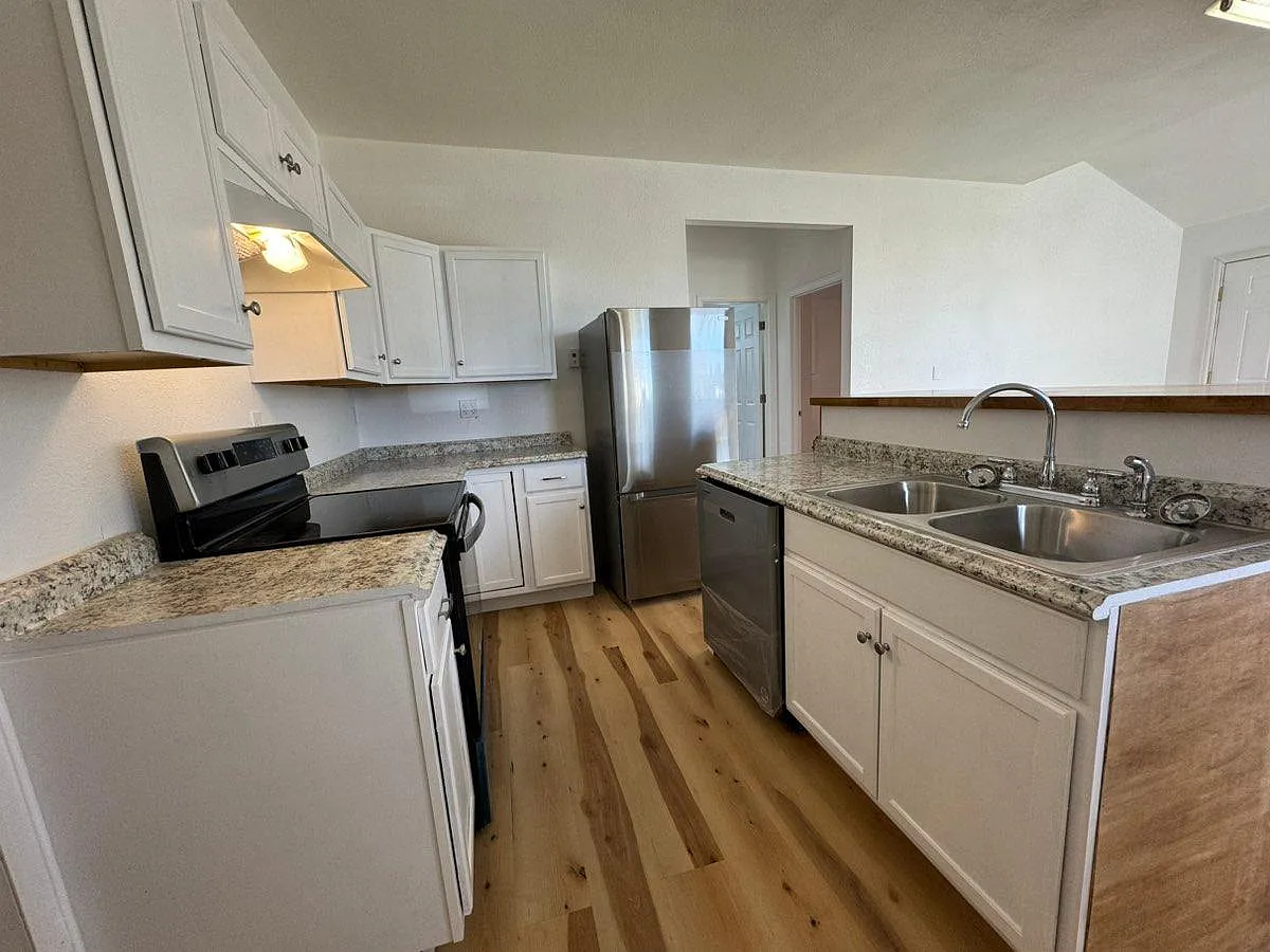 Building Photo - 317 S Cedar St #2