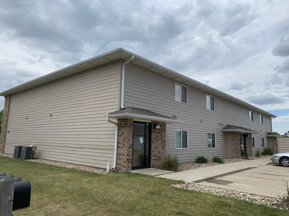 Building Photo - 3310 W Miles Pl #204