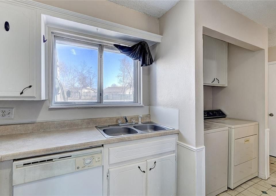 1st image of 1624 Claudia Dr