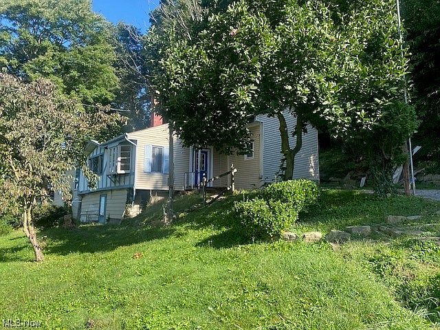 1st image of 39300 Brown St