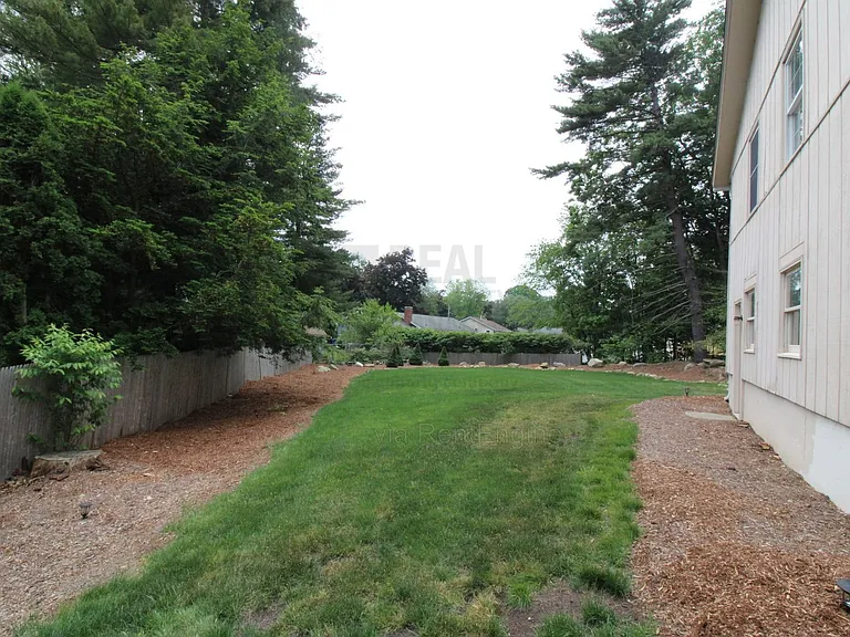 4 Nixon Park — Photo 30