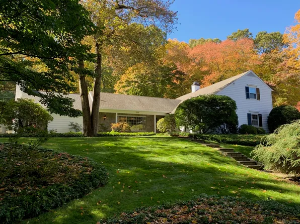 378 Valley Road, New Canaan, CT 06840