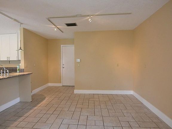 5th image of 10753 Satinwood Cir
