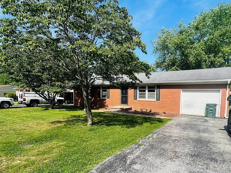 3415 Peppermint Dr — Photo 2