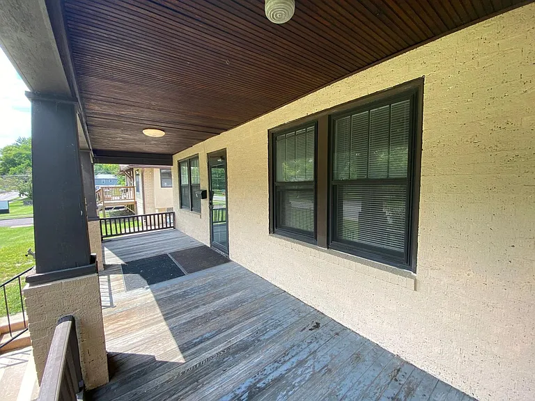 Manor Homes — Photo 32