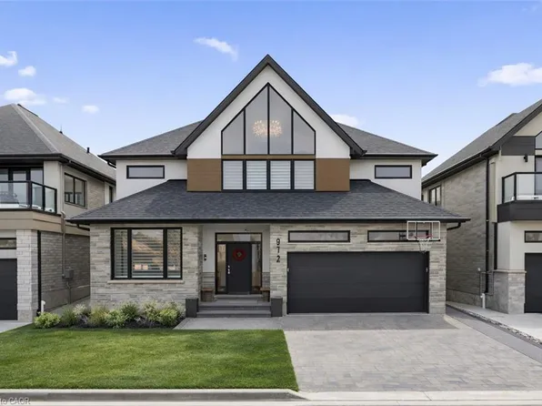 972 Stonecliffe Walk #18, Kitchener, ON N2P 0K5