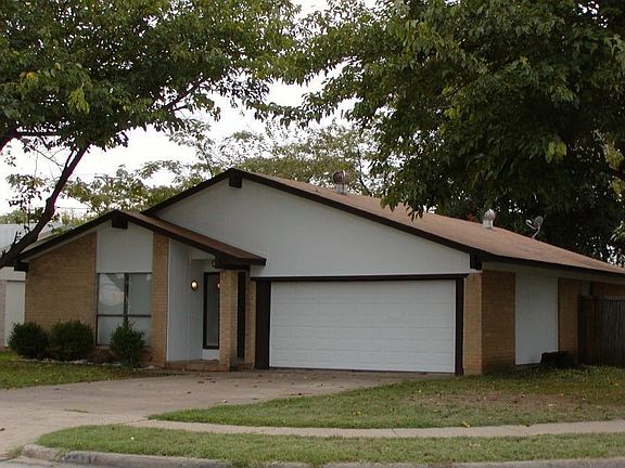 4th image of 2337 Chandelle Dr