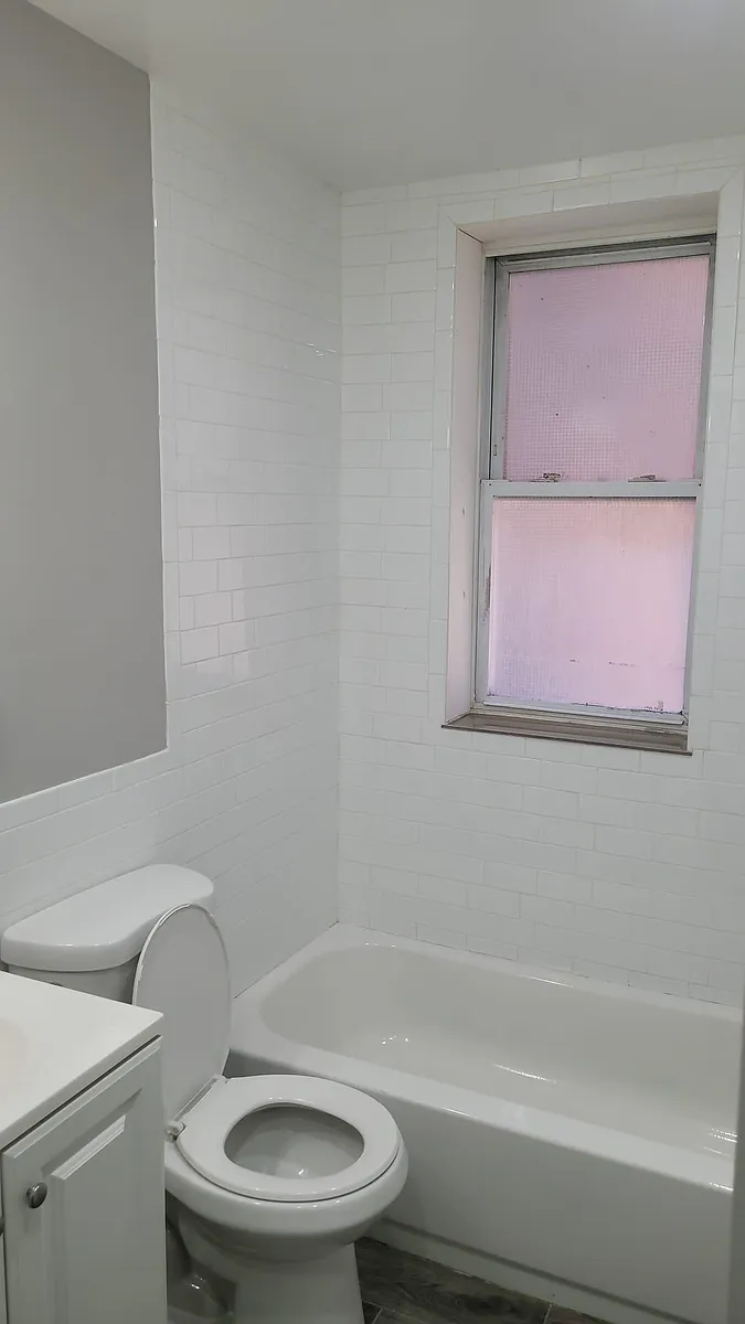 Building Photo - 500 E 23rd St #2