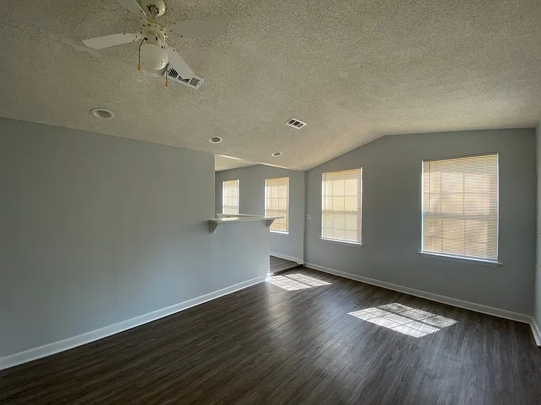 169 Wright Cir — Photo 10