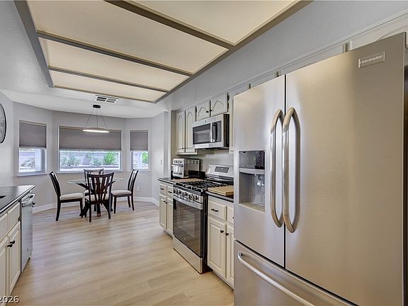 3rd image of 1626 Indian Wells Dr