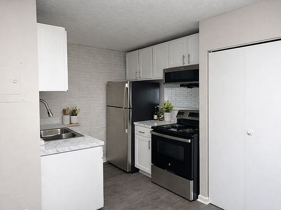 5th image of 831 Glastonbury Rd #2129R