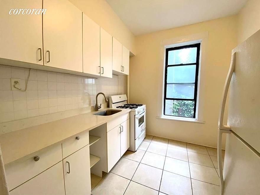 1st image of 442 14th St #1RR