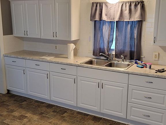 2nd image of 917 Tamarack Ave NW #1