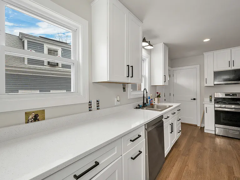 43 Franklin St — Photo 3
