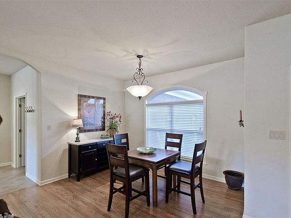 5th image of 406 Joy Dr