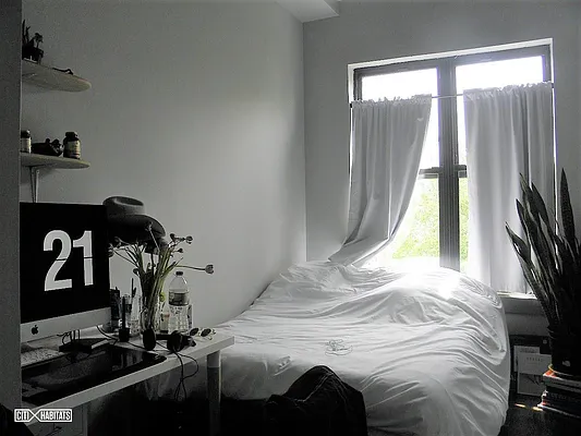 Rented by Citi Habitats | media 39
