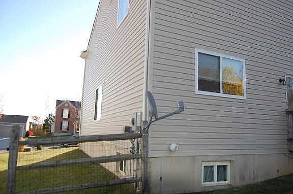 3rd image of 931 Evergreen Park Ln
