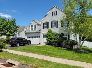110 Morning Glory Dr, Middletown, CT 06457