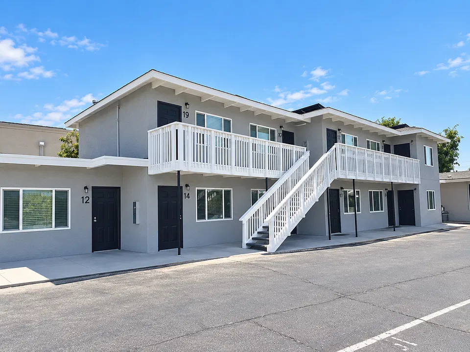 1840 W Orangethorpe Ave-NEWLY RENOVATED, Quartz Counters & Stainless Steel Appliances