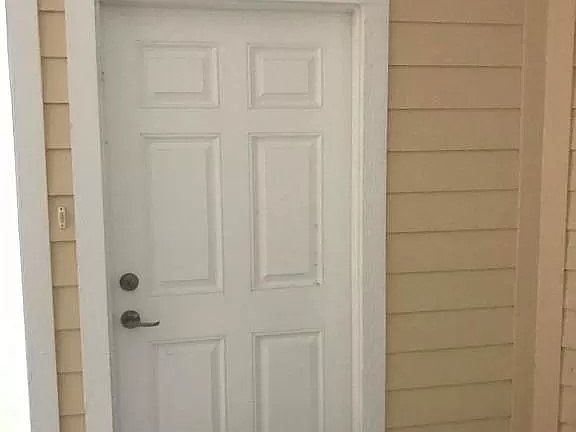 3rd image of 5006 Key Lime Dr Unit 105