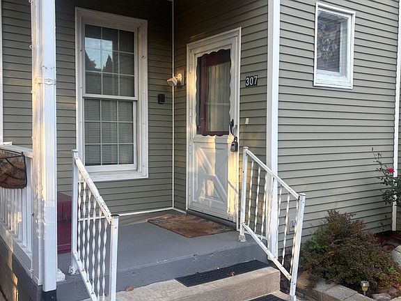 2nd image of 307 N Rose St