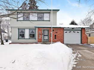 2115 Greenfield Ave SW, Wyoming, MI 49519