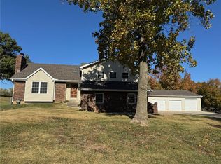 2120 Pin Oak Dr, Liberty, MO 64068