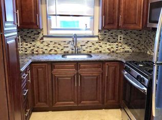 2109 38th St APT 3F, Astoria, NY 11105