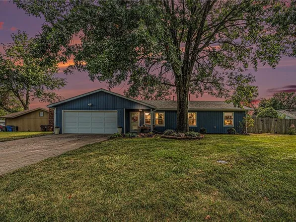 3701 W 24th St, Lawrence, KS 66047