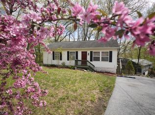 27 Woodland Rd, Wantage, NJ 07461