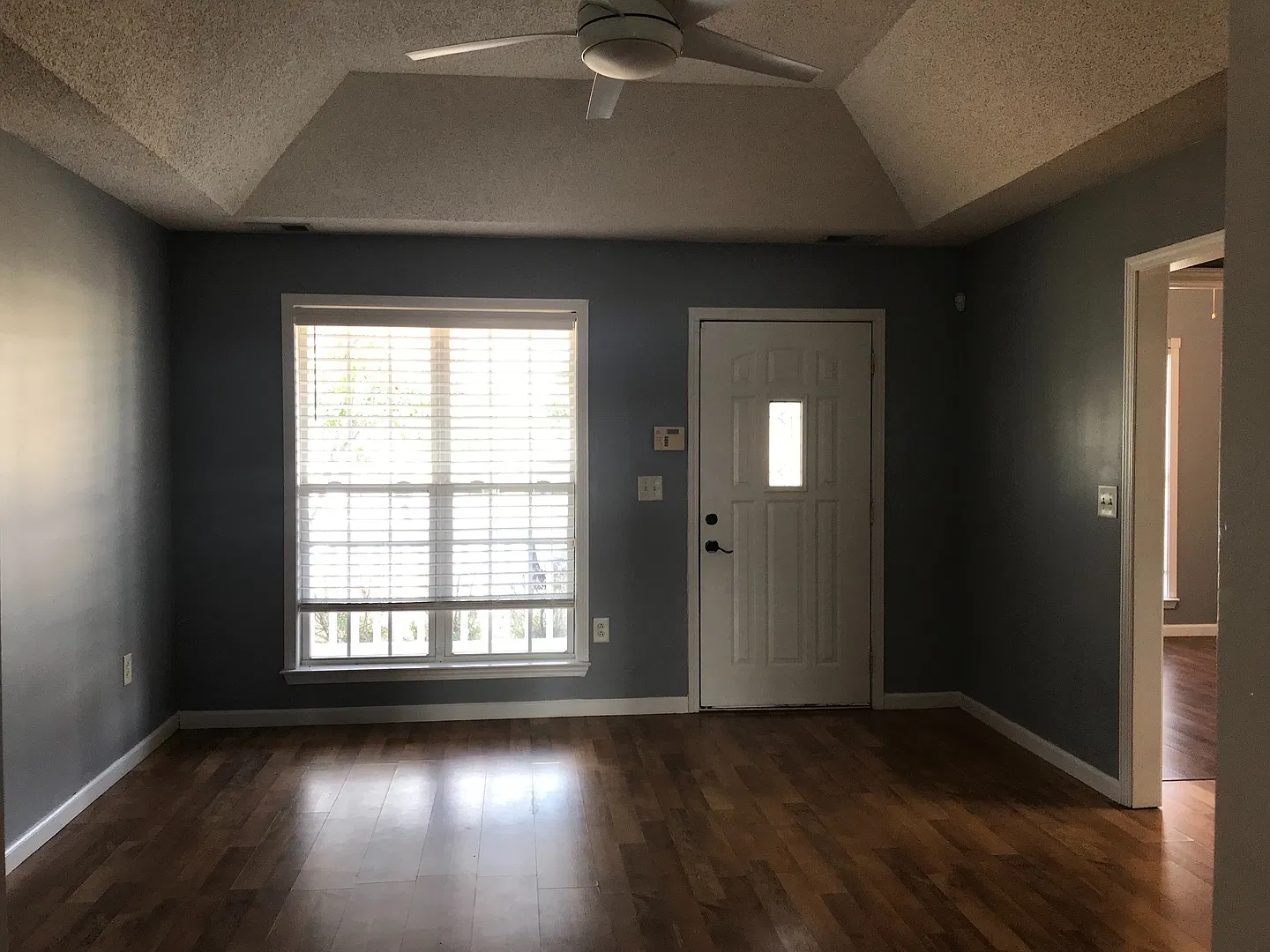 Charming 3-Bedroom Home in Convenient Warner Robins Location — Photo 3