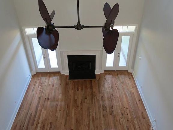 2nd image of 3131 Dickinson Dr