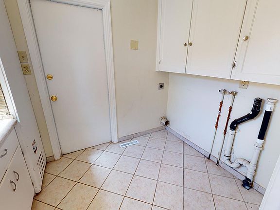 5th image of 311 Las Flores Ave