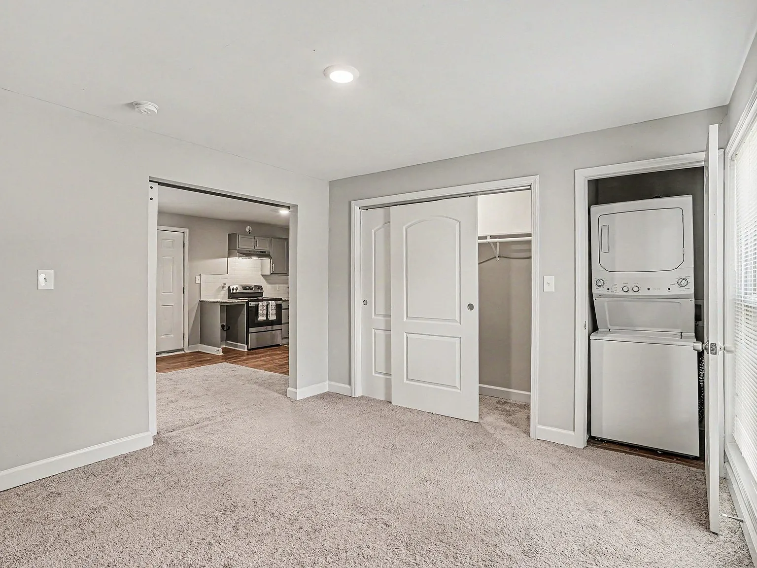 Hillside Apartments — Photo 4