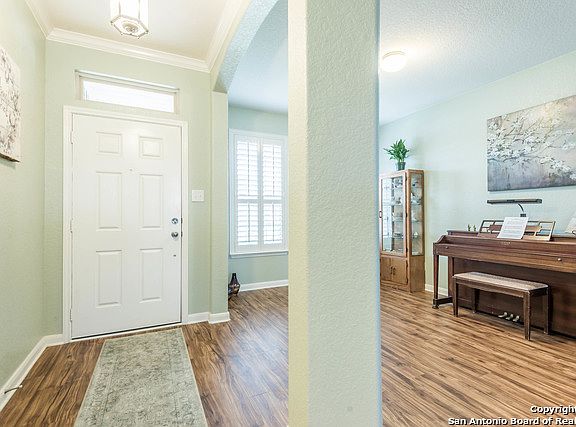 2nd image of 8422 Meadow Plns