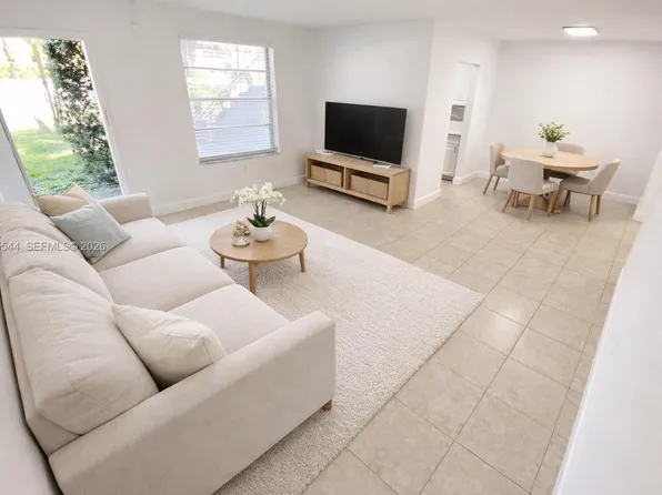 400 NE 1st St APT 105, Hallandale Beach, FL 33009