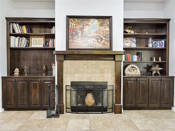 5th image of 4006 Sunny Meadow Brook Ct
