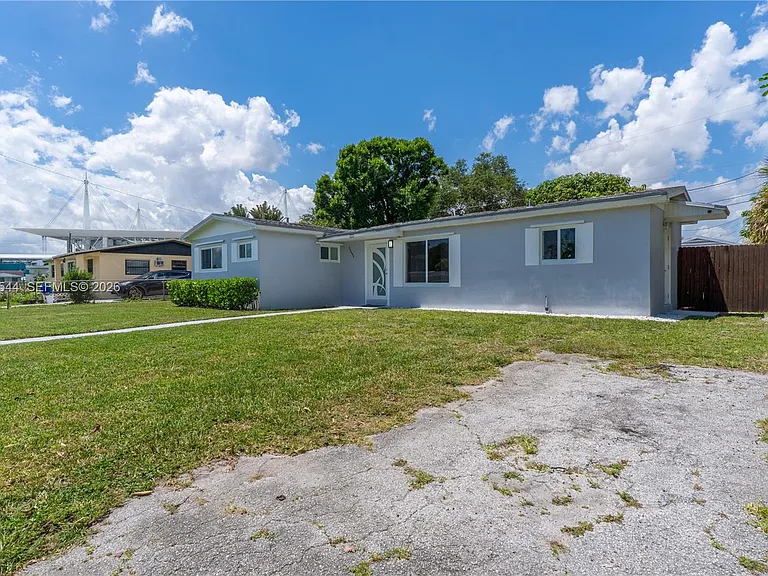 20440 NW 20th Ct — Photo 5