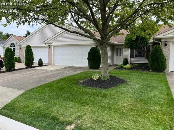 216 Lisa Ann Dr, Huron, OH 44839