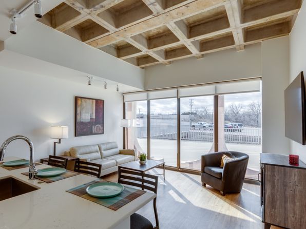 4445 N Lincoln Blvd #1001