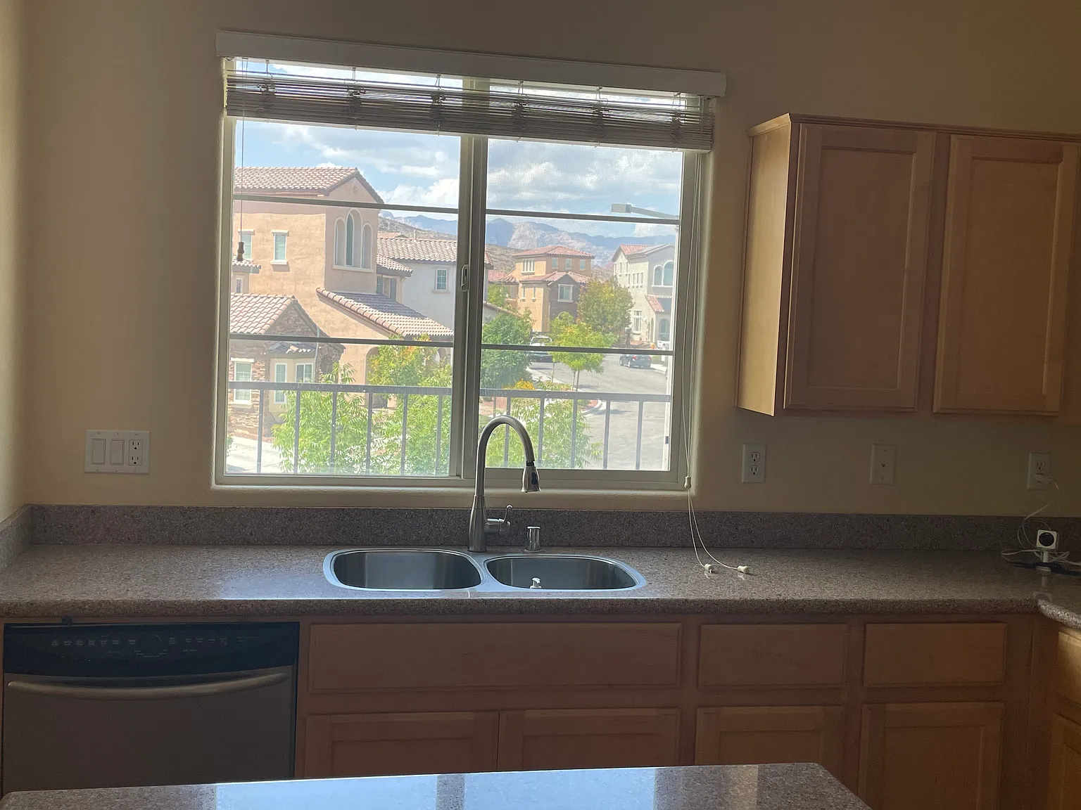 2 bed, 1780 sqft, $2,250 — Photo 4