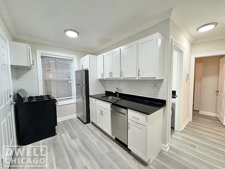 837 W Cornelia Ave #1NN — Photo 7