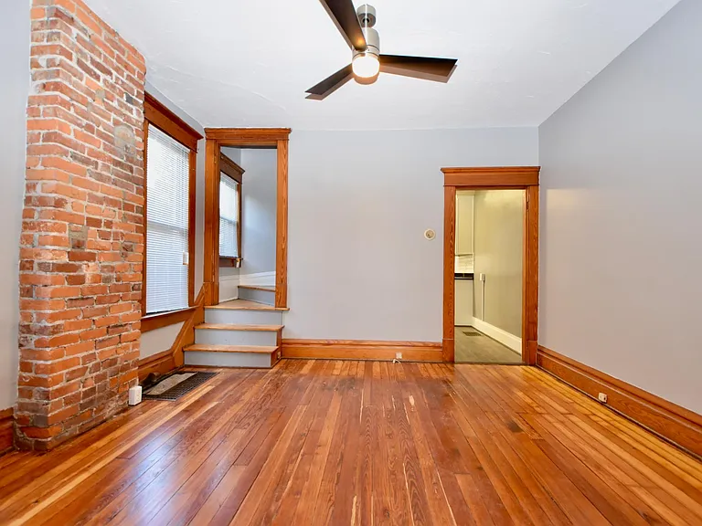 532 Elsmere St — Photo 12