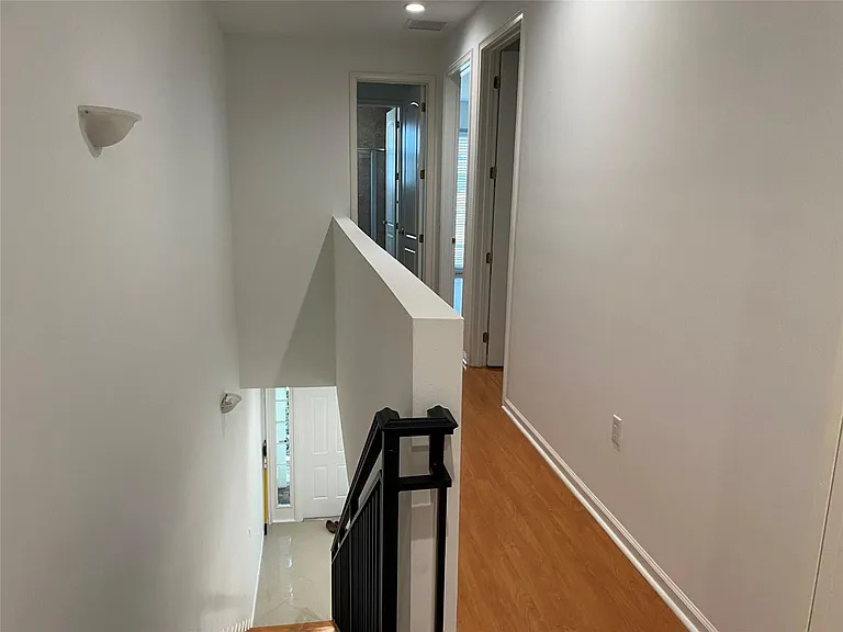 230 N G St — Photo 11