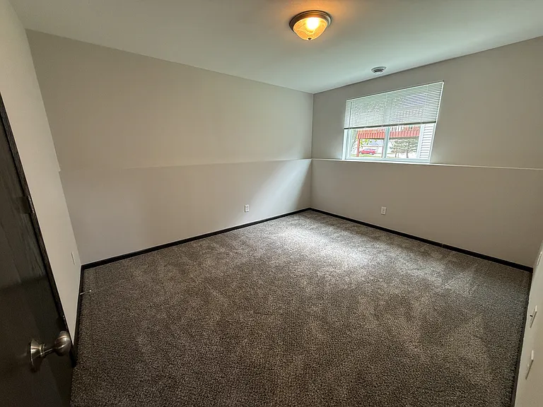 930 Waters Edge Ct — Photo 15